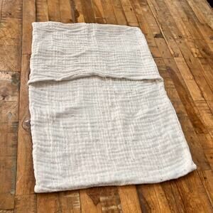 Cb2 Standard Pillow Sham 20x26 in White Speckled Nett Organic Cotton Blend